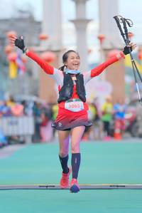 BIB: 5063
                            <button type="button" onclick="openModal(21764505)" class="btn btn-primary btn-sm float-right btn-popup" data-toggle="modal" data-target=".modal-high-quality">
                        <i class="fas fa-shopping-cart"></i> Add to Cart
                    </button>
                                            <button type="button" onclick="isThisMe(21764505, true)" class="btn btn-success btn-sm float-right btn-popup btn-isme hidden" data-toggle="tooltip" data-placement="bottom" title="นี่คือรูปของคุณใช่ไหม คลิกที่นี่เพื่อเอาเข้าอัลบั้ม">
                        <i class="fas fa-plus"></i> Add to album
                    </button>
                    <button type="button" onclick="isThisMe(21764505, false)" class="btn btn-warning btn-sm float-right btn-popup btn-isnotme hidden">
                        <i class="fas fa-ban"></i> Remove from album
                    </button>